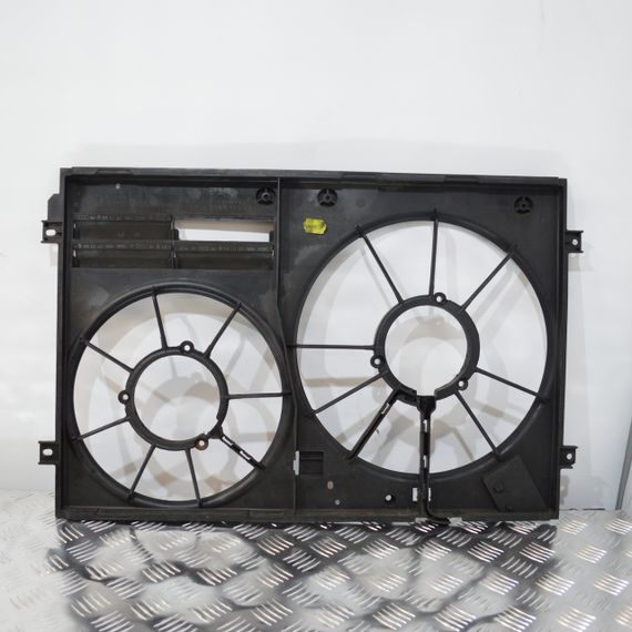 Дифузор вентилятора Skoda Fabia Octavia 2000-2017 Рамка вентилятора радіатора Шкода Фабія 1K0121207AD