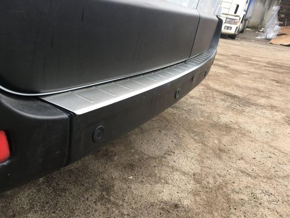 Накладка на задний бампер (нерж) для Renault Master 2011↗ гг. | Зображення 5