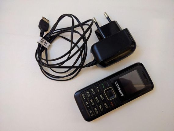 Мобільний телефон Samsung E1070 бу