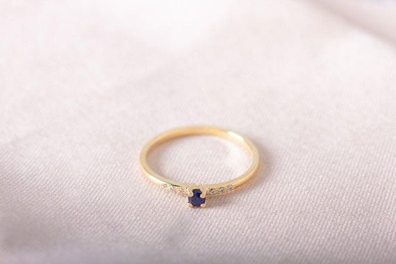 Кольцо из желтого золота с сапфирами и бриллиантами 16 | Зображення 2