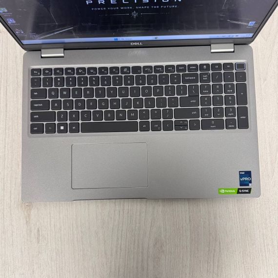 Мобильная рабочая станция Б-класс Dell Precision 3570 / 15.6" (1920x1080) IPS / Intel Core i5-1245U (10 (12) ядер по 1.2 - 4.4 GHz) / 8 GB DDR5 / 256 GB SSD / nVidia T550, 4 GB GDDR6, 64-bit / WebCam б/у | Зображення 2