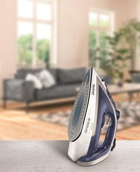 Праска Tefal Ultragliss Plus FV6812, 2800 Вт, з керамічною підошвою і функцією подачі пари | Зображення 5