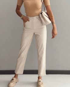 Женские укороченные широкие брюки из эко кожи BF1182 цвет молочный, размер 44/46