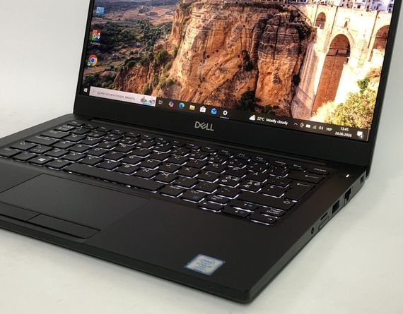 Ультрабук Б-клас Dell Latitude 7390 / 13.3" (1920x1080) IPS / Intel Core i5-7300U (2 (4) ядра по 2.6 - 3.5 GHz) / 8 GB DDR4 / 256 GB SSD / Intel UHD Graphics 620 / WebCam / Win 10 Pro б/в | Зображення 8