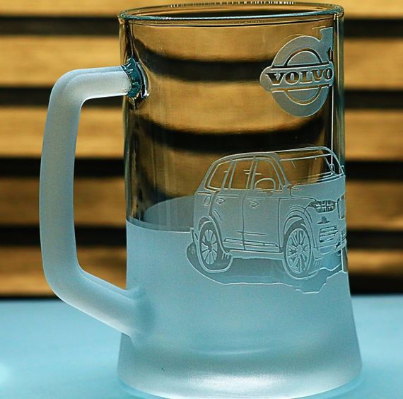 Пивний келих 670 мл з гравіюванням Вольво Volvo XC90 подарунок для автолюбителя  кухоль для пива | Зображення 1