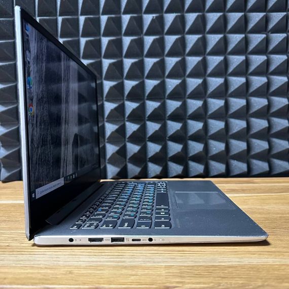 Ультрабук Б-клас Lenovo IdeaPad 530S-14ARR / 14" (1920x1080) IPS / AMD Ryzen 3 2200U (2 (4) ядра по 2.5 - 3.4 GHz) / 8 GB DDR4 / 256 GB SSD / AMD Radeon Vega 3 Graphics / WebCam б/в | Зображення 4