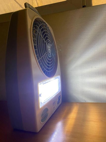 Вентилятор з ліхтариком на акумуляторі, портативний вентилятор з підсвічуванням   знижка | Зображення 7