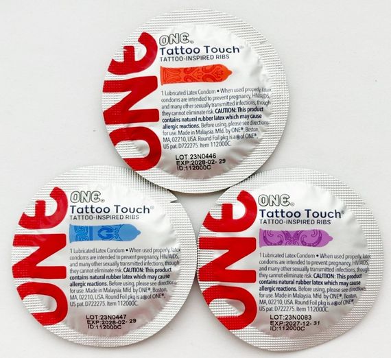 Набір презервативів із рельєфом у вигляді тату ONE Tattoo Touch (ціна за упаковку, 100 шт.) sexstyle | Зображення 3