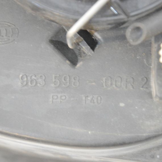 Фара права Volkswagen Bora 1998-2005 Фара передня права Фольксваген Бора 96359800R | Зображення 2