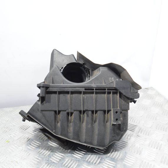 Корпус повітряного фільтра 2.0 TFSI Audi A4 B7 2004-2008 Корпус фільтра повітря Ауді а4 б7 03G133835A