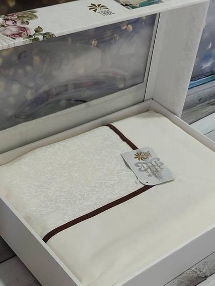 Скатерть Tabe DAISY 160х220смЖаккард Хлопок/Полиэстер