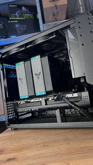 Збірка на замовлення: ігровий ПК Jonsbo Z20 Black Tower / AMD Ryzen 7 9800X3D (8 (16) ядер по 4,7 - 5,2 ГГц) / 32 ГБ DDR5 / 2000 ГБ SSD M.2 / nVidia GeForce RTX 5070 Ti, 16 ГБ GDDR7, 256-bit / 850W | Зображення 3