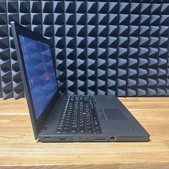 Ноутбук Lenovo ThinkPad T550 / 15.6" (1920x1080) IPS / Intel Core i5-5300U (2 (4) ядра по 2.3 - 2.9 GHz) / 8 GB DDR3 / 128 GB SSD / Intel HD Graphics 5500 / WebCam б/у | Зображення 2