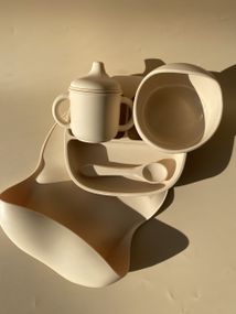 Набір дитячого силіконового посуду бежевий