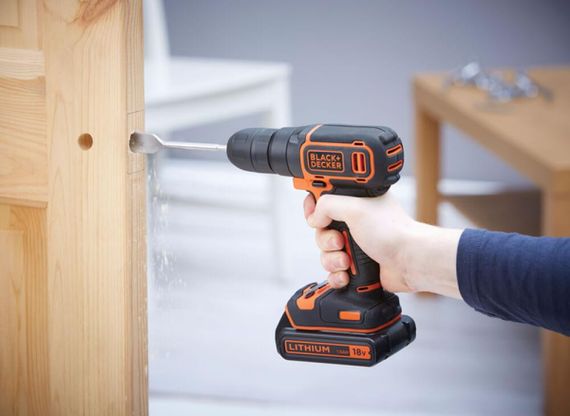 Дрель-шуруповерт аккумуляторная BLACK+DECKER BDCD18 | Зображення 1
