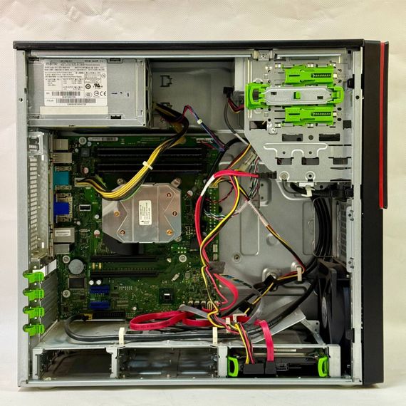 Робоча станція Fujitsu Celsius W530 Workstation Tower / Intel Xeon E3-1246 v3 (4 (8) ядра по 3,5 - 3,9 ГГц) / 16 ГБ DDR3 / 250 ГБ SSD + 500 ГБ HDD / Intel HD Graphics P4600 / DVD-ROM / 380 Вт б/в | Зображення 5