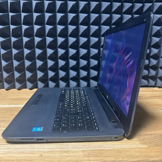 Ноутбук HP 250 G4 / 15.6" (1366x768) TN / Intel Core i3-4005U (2 (4) ядра по 1.7 GHz) / 8 GB DDR3 / 128 GB SSD / Intel HD Graphics 4400 / WebCam / DVD-ROM б/у | Зображення 3