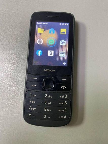Мобільний телефон Nokia 225 4G Dual Sim Black бу | Зображення 4