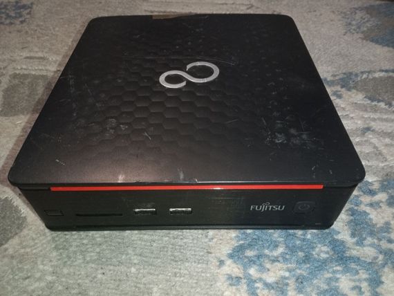 Неттоп Б-класс Fujitsu Esprimo Q520 USFF / Intel Core i3-4170T (2 (4) ядра по 3.2 GHz) / 6 GB DDR3 / 120 GB SSD / Intel HD Graphics 4400 б/у | Зображення 1