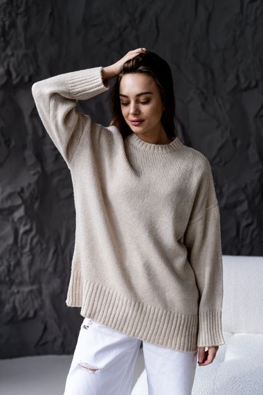 Светр жіночий