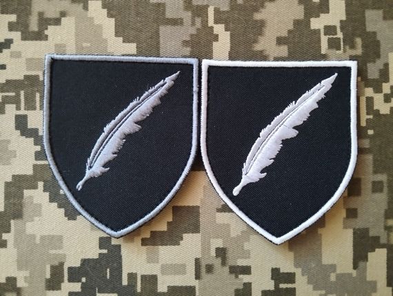 Шеврон перо