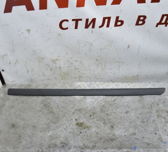 Накладка передніх правих дверей Volvo V50 S40 2003-2012 Молдинг передніх правих дверей Вольво В50 39987037