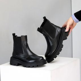 Зручні базові чорні зимові черевики челсі з еластичною вставкою