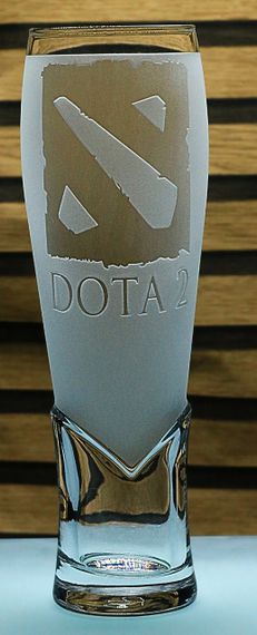 Пивной бокал крафтовый 440 мл Dota 2 Дота 2 с гравировкой стеклянная кружка сувенир для геймера