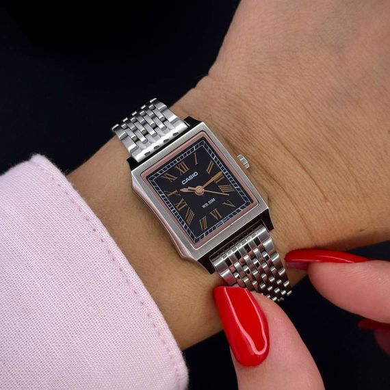 Жіночий годинник Casio LTP-B190D-1B з чорним циферблатом та сталевим браслетом | Зображення 1