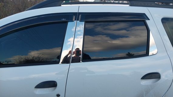 Молдинг дверных стоек (нерж.) для Dacia Duster 2018-2024 гг