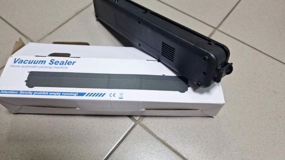 ОЧЕНКА! Вакуумний пакувальник NEW Vacuum Sealer (пошкодження корпусу 3088) | Зображення 1