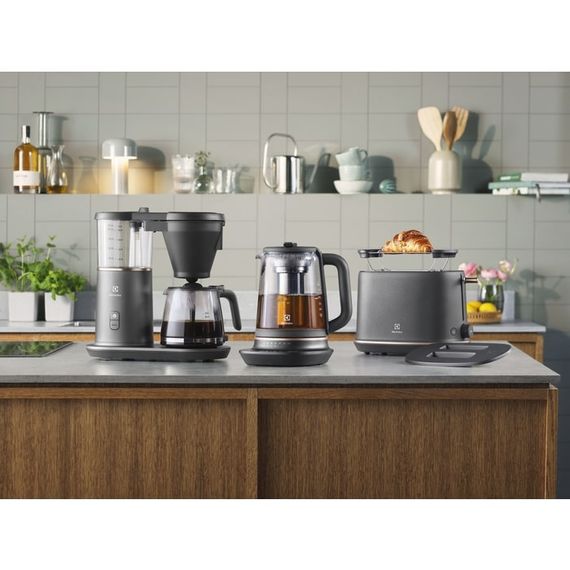 Електрочайник Electrolux, 1,7л, Strix, скло, заварник, підтримка темп, чорний (E7GK1-8BP) | Зображення 3
