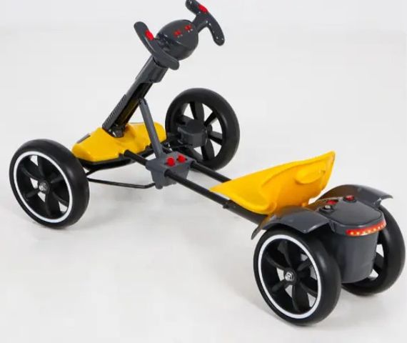 Дитячий електрокарт Spoko SP-V17 6V 4,5Ah з пультом жовтий для дітей 3-8 років (42412108) | Зображення 1