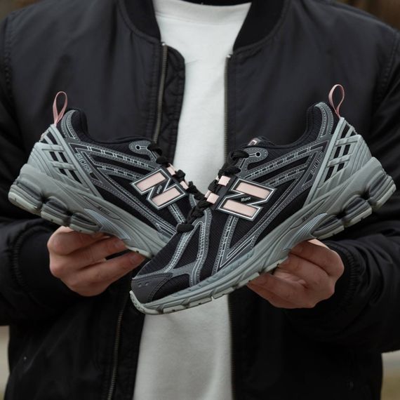 Кросівки літні сітка New Balance перфорація колір сірий/чорний | Зображення 2