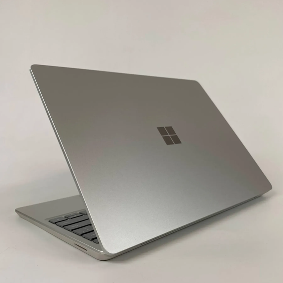 Нетбук Б-класс Microsoft Surface Laptop GO 2 / 12.4" (1536x1024) IPS Touch / Intel Core i5-1135G7 (4 (8) ядра по 2.4 - 4.2 GHz) / 8 GB DDR4 / 128 GB SSD / Intel Iris Xe Graphics / WebCam / Type-C б/у + Подарок Беспроводная мышь / USB | Зображення 5