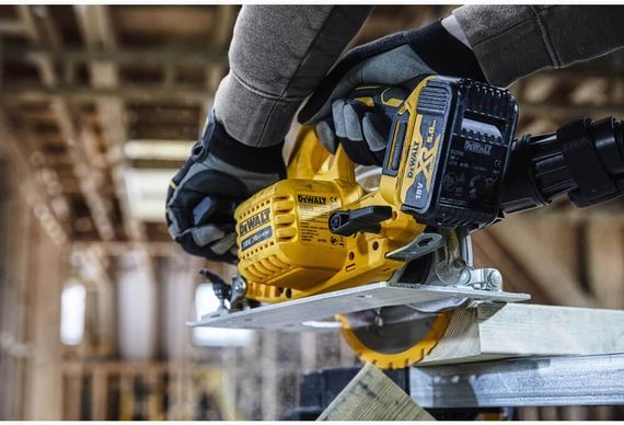 Пила дискова акумуляторна 184*16мм DeWALT DCS570P2 | Зображення 4