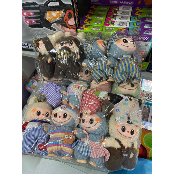 Трендова плюшева іграшка Лабубу в одязі Labubu "Монстри", іграшка сюрприз Labubu Monsters Pop Mart | Зображення 1