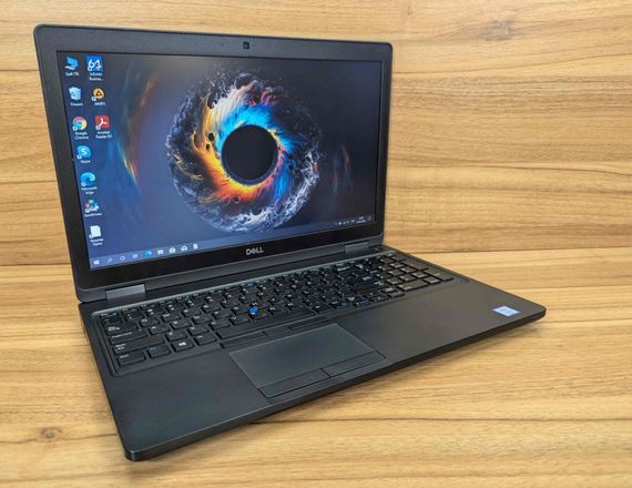 Ультрабук Dell Latitude 5590 / 15.6" (1366x768) TN / Intel Core i5-7300U (2 (4) ядра по 2.6 - 3.5 GHz) / 8 GB DDR4 / 256 GB SSD / Intel HD Graphics 620 / HDMI / WebCam / Windows 10 б/в + Подарунок Бездротова миша / USB | Зображення 3