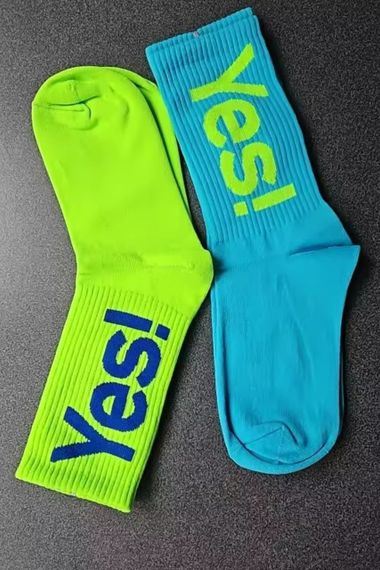 Високі спортивні шкарпетки "Yes!" — Неонові кольори (унісекс) салатні | Зображення 1