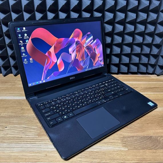 Ноутбук Dell Vostro 15 3568 / 15.6" (1366x768) TN / Intel Core i3-6100U (2 (4) ядра по 2.3 GHz) / 8 GB DDR4 / 128 GB SSD / Intel HD Graphics 520 / WebCam б/у | Зображення 2