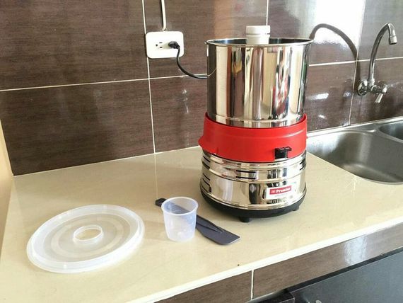 Професійний меланжер для шоколаду, горіхової пасти, урбеча Premier Chocolate Refiner 1,5 л/200 Вт | Зображення 4