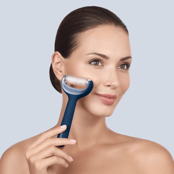 Електронний ролер для обличчя та тіла з мікроголками GESKE MicroNeedle Face&Body Roller 8в1 midnight | Зображення 3