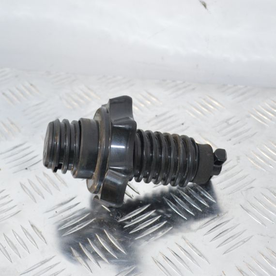 Болт кріплення запасного колеса Audi Q5 TT 2008-2023 Фіксатор запаски Ауді ку5 тт 1K0803899E