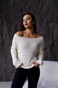 Светр жіночий