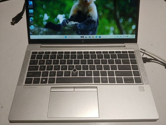 Ультрабук Б-класс HP EliteBook 840 G8 / 14" (1366x768) TN / Intel Core i5-1145G7 (4 (8) ядра по 2.6 - 4.4 GHz) / 8 GB DDR4 / 120 GB SSD / Intel Iris Xe Graphics / WebCam / TouchID / Windows 11 б/у | Зображення 2