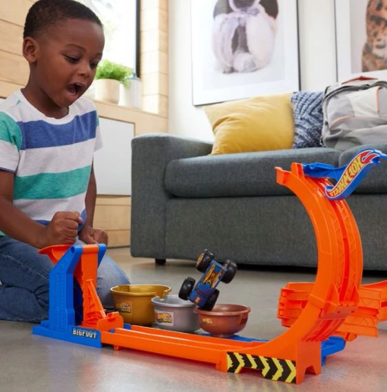 Трек Hot Wheels Monster Trucks Бігфут 50-летие Петля Прыжок за трофеем | Зображення 7
