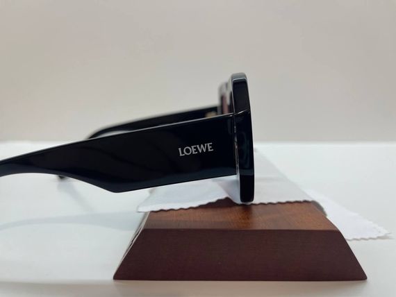 Сонцезахисні окуляри Loewe LW40080U | Зображення 3
