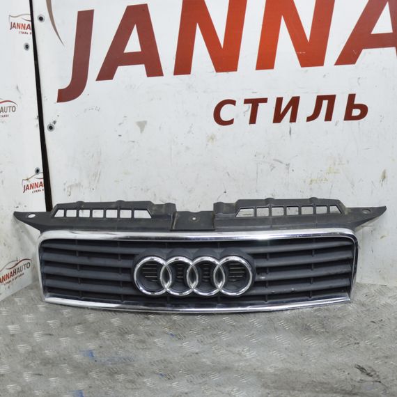 Решітка радіатора Audi A3 8P1 2003-2005 дорестайл Решітка бампера Ауді а3 8P3853651