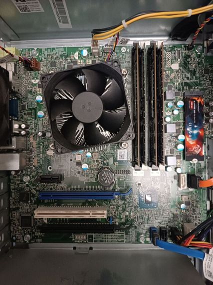 Комп'ютер Dell OptiPlex 5040 Tower / Intel Core i5-6500 (4 ядра по 3,2 - 3,6 ГГц) / 8 ГБ DDR3 / 120 ГБ SSD / AMD Radeon HD 6450, 2 ГБ DDR3, 64-біт б/в | Зображення 4