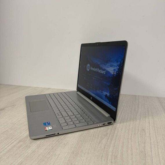 Ультрабук Б-класс HP 15-dy2093dx / 15.6" (1920x1080) IPS / Intel Core i5-1135G7 (4 (8) ядра по 4.2 GHz) / 8 GB DDR4 / 180 GB SSD / Intel Iris Xe Graphics / WebCam б/у | Зображення 3